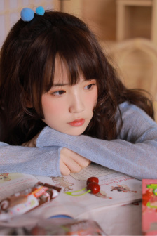 客厅乱H伦亲女受孕